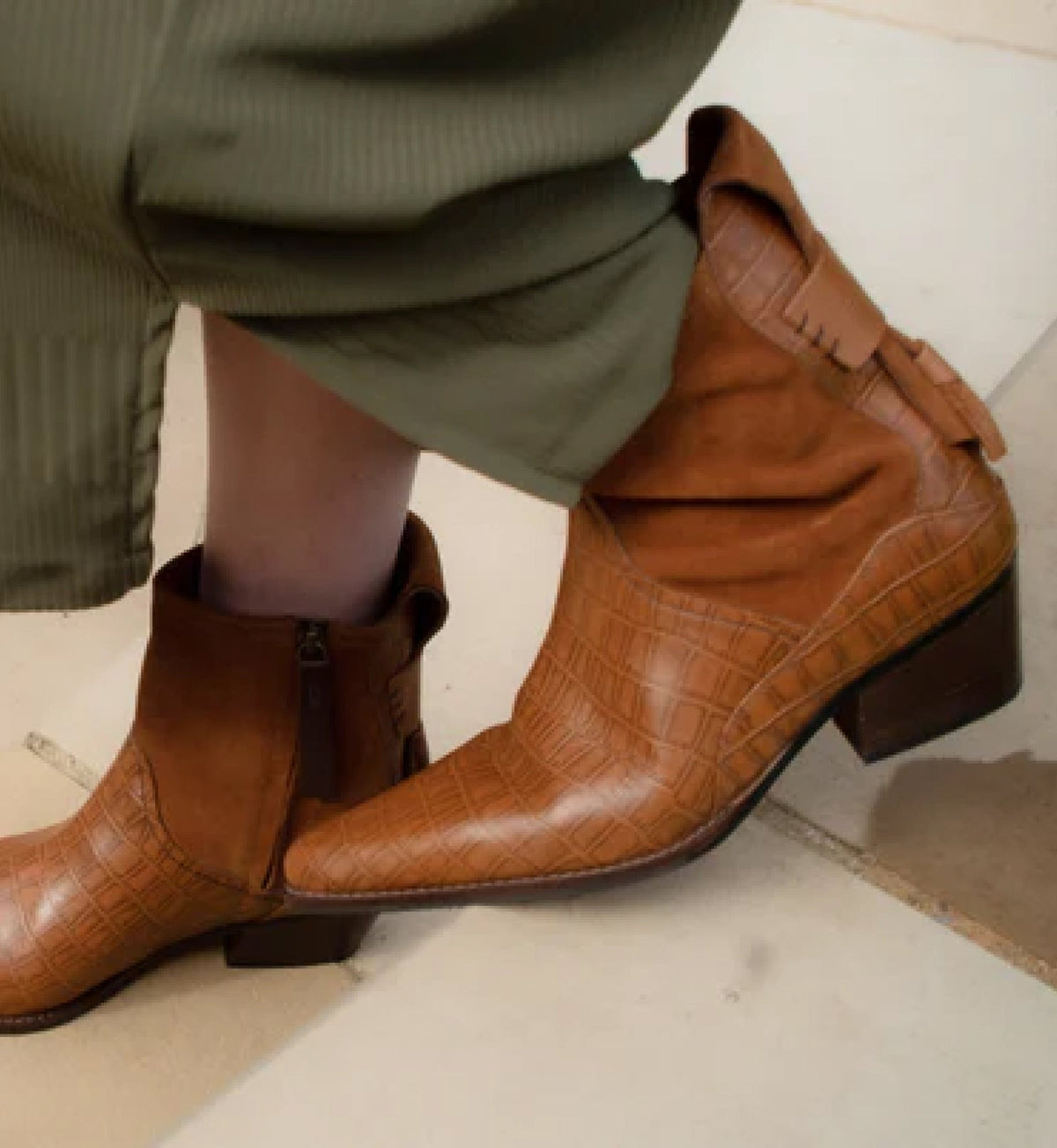 Learn How to Break In New Ankle Boots Painlessly Like A Pro