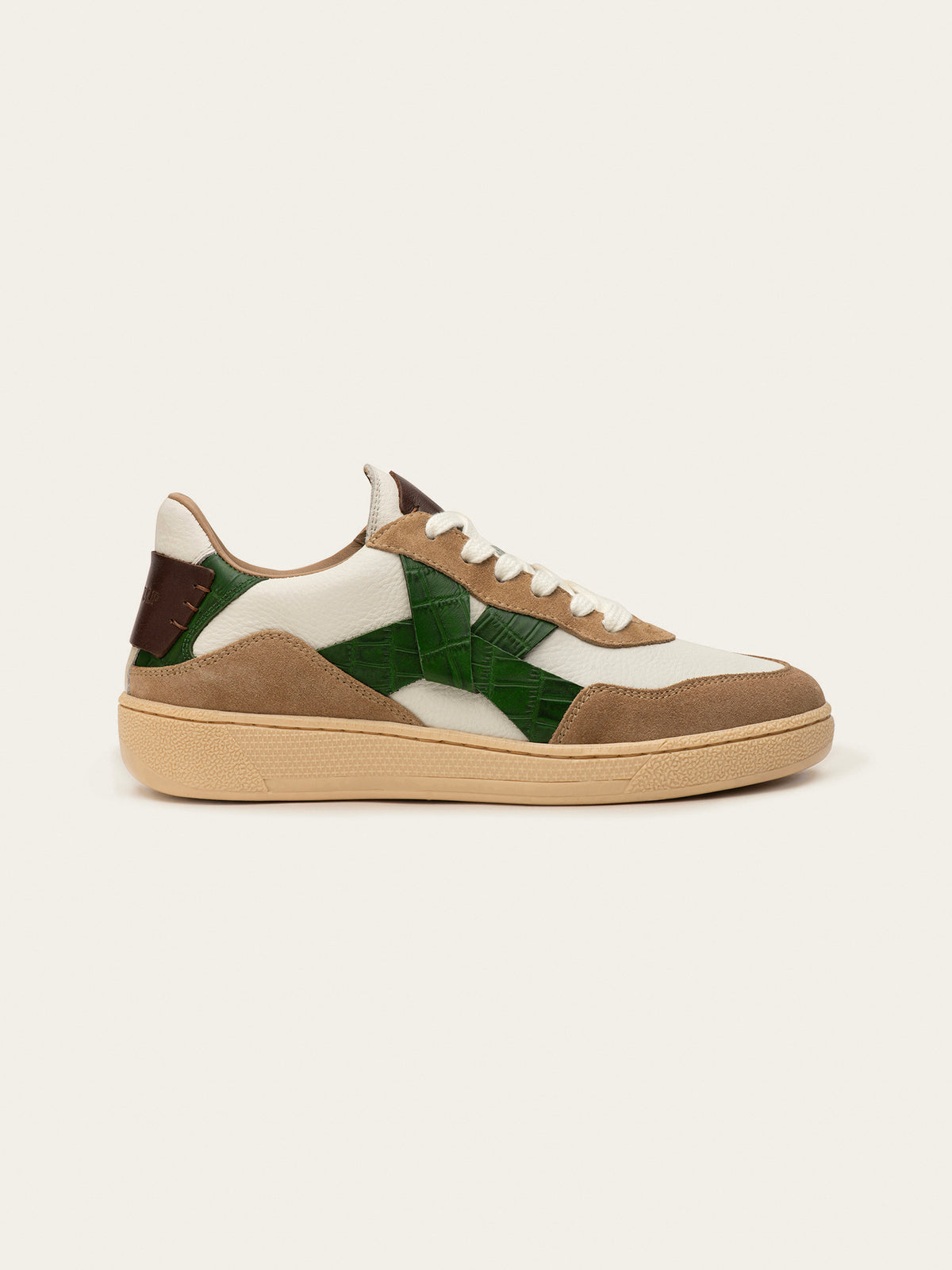 Black Tulip Cassava Classic Tennis Trainer in Off-White Botanical β women's leather tennis trainers, heel and counter detail