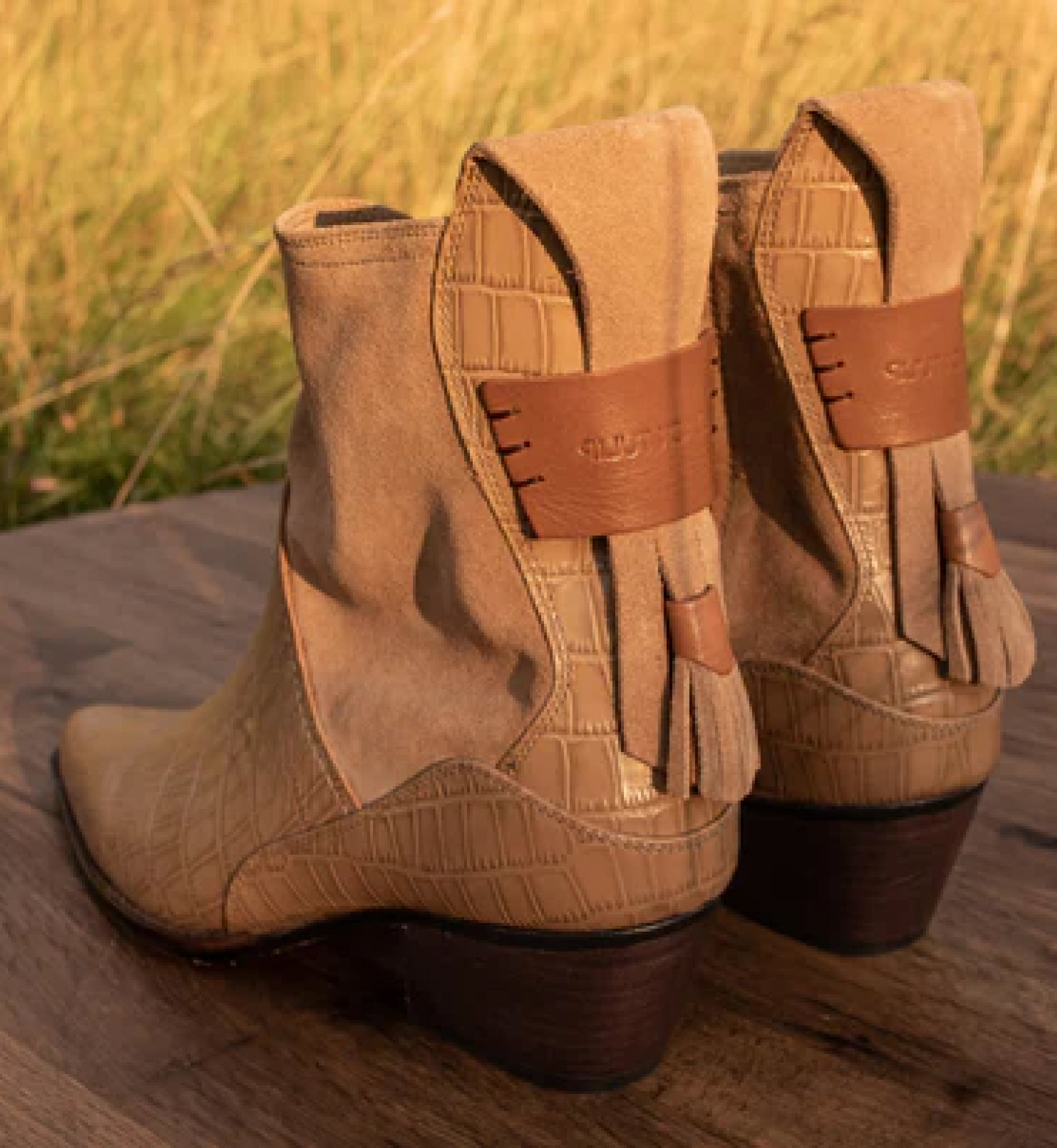 The Black Tulip Holiday Gift Guide 2023 Is Finally Here—Explore Our Top Picks This Jolly Season