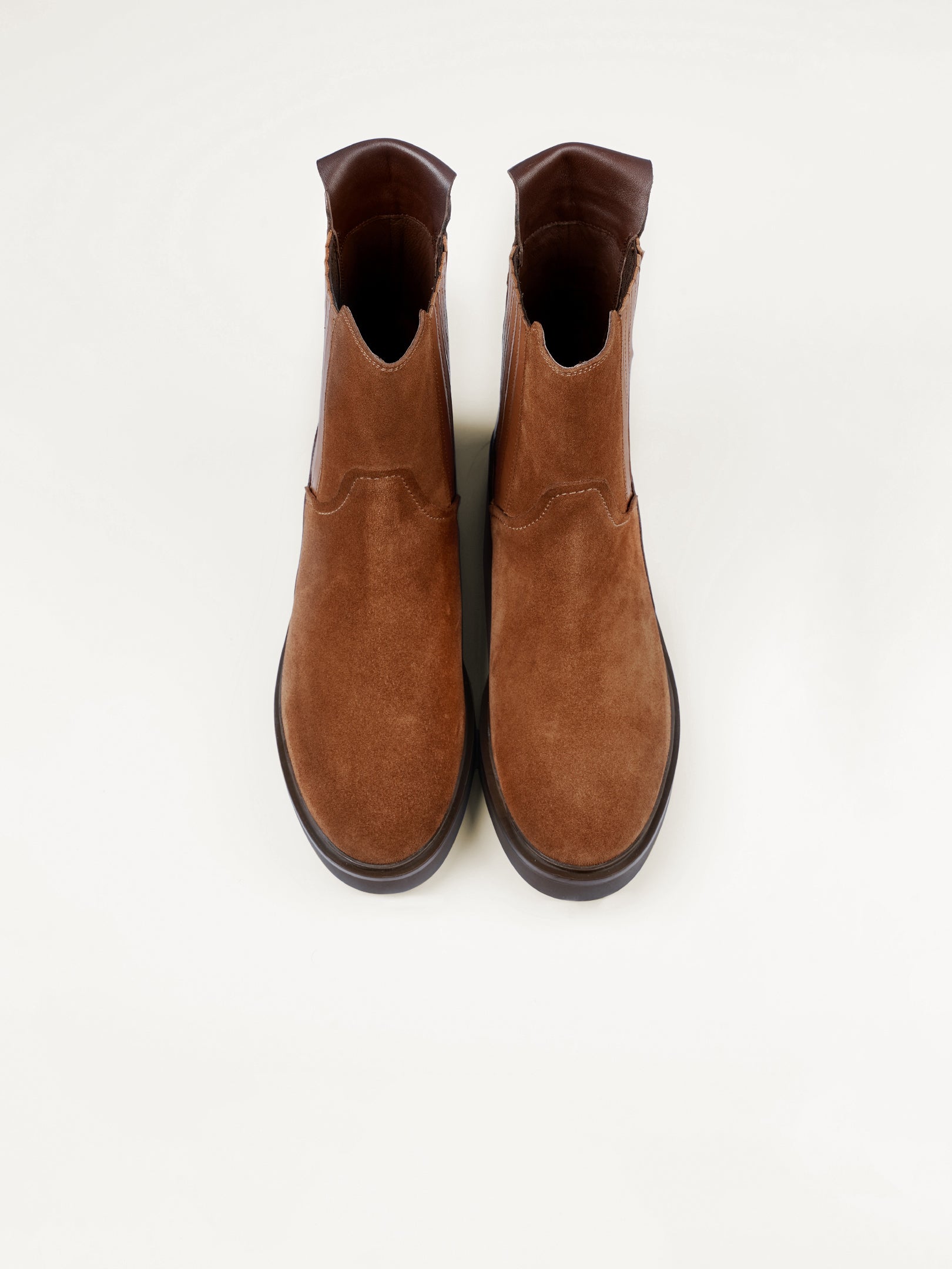 Women's suede flat deals chelsea boots