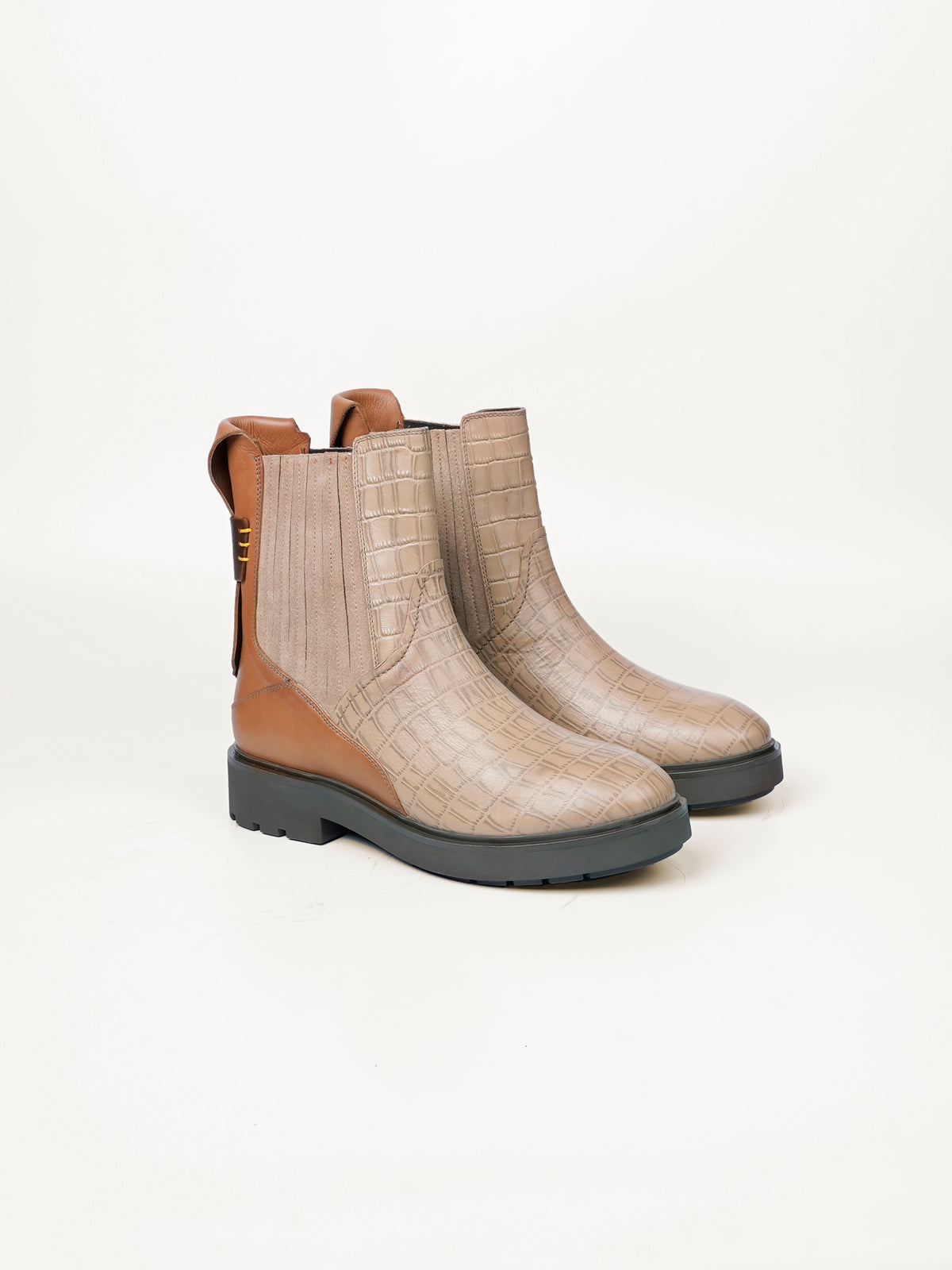 Farro Flat Chelsea Boot - Stone Beige
