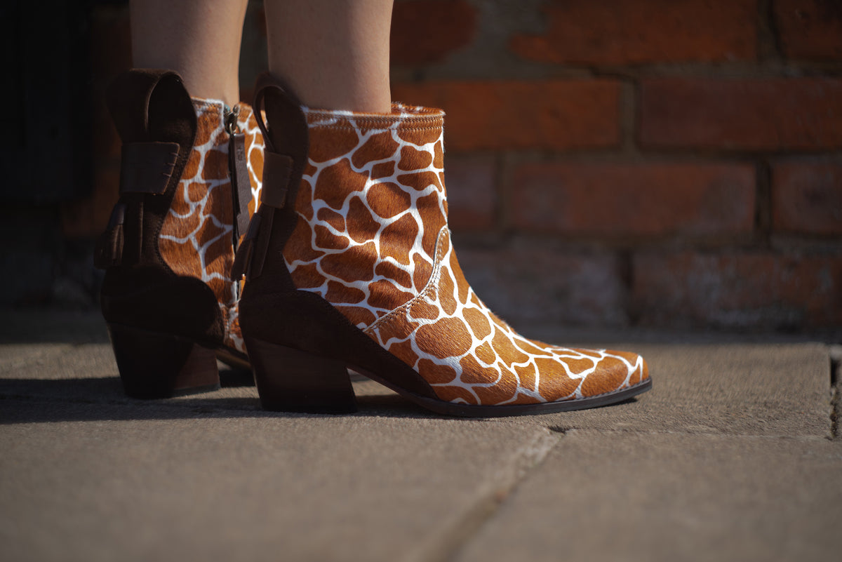 Etesian  Western Boot - Giraffe